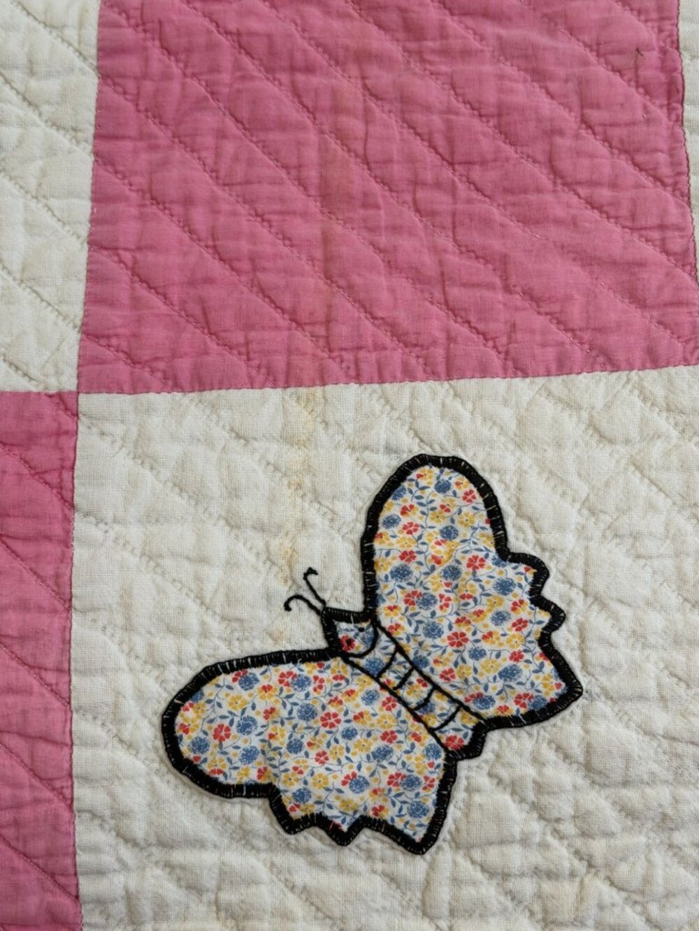 Handmade PinkWhite Butterfly Stitched Applique Antique Vintage Quilt Sz 63x70 - Picture 8 of 11